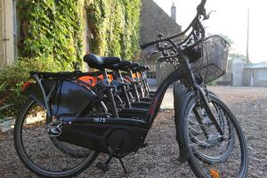 a group of bikes parked next to each other at La Haute Flourie - bed and breakfast -chambres d'hôtes in Saint Malo