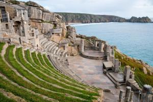 an amphitheater next to the water next to a rock wall at 2 Bed in St. Ives oc-s28155 in St Ives