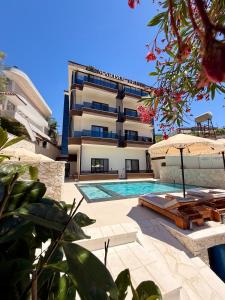 Bazén v ubytování Marisol Hotel nebo v jeho okolí