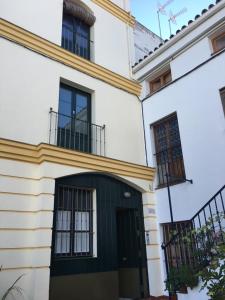 Budova, kde se apartmán nachází + 17 fotografií