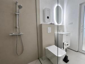 CHATEL - Boutique Suites tesisinde bir banyo +13 fotoğraf