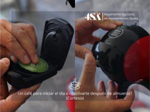 a person holding a computer mouse in their hands at 4StudioAparts RC 01 in Cajamarca