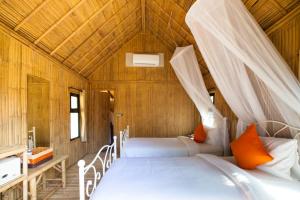 Postel nebo postele na pokoji v ubytování Anyavee Krabi Beach Resort