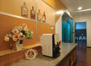 a hospital room with airusirusirusirusirusirusirusirusirusirusirus at Windsor Lane Hostel Ipoh in Ipoh