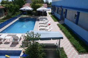 Bazén v ubytování Blue Lagoon nebo v jeho okolí
