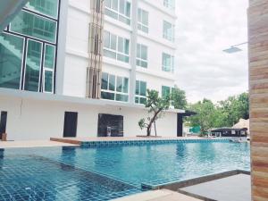 Bazén v ubytování Hinoki Hotel - ONSEN Chiang Mai nebo v jeho okolí