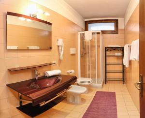 A bathroom at Claudio Appartamenti