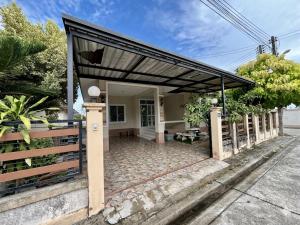a house with a retractable roof at BP Private Home in Ban Nong Sa