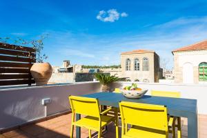 A balcony or terrace at Mediterraneo Suite Home