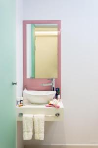 A bathroom at Mediterraneo Suite Home