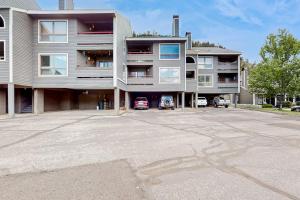 an empty parking lot in front of a building at Howdy Hermosa in Durango