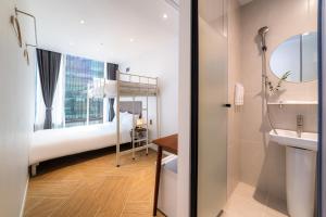 Баня в Hotel LETS Above + 104 снимки