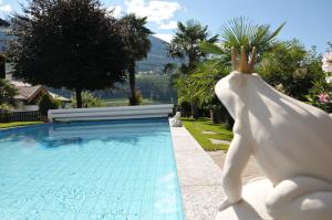 Bazén v ubytování Pension Margreth nebo v jeho okolí + 9 fotografií