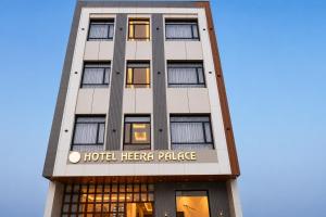 a building with the hotel hertz palace on it at Hotel Heera Palace in Khātu