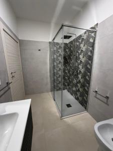 a bathroom with a shower and a sink at Villa Casinelli B&B in Isola del Liri