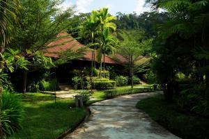 Zahrada ubytování Khaolak Wanaburee Resort - SHA Extra Plus