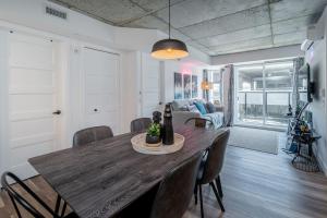 Gallery image of 2CH - ACGymRooftop poolSmart TV in Quebec City