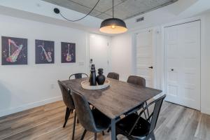 Gallery image of 2CH - ACGymRooftop poolSmart TV in Quebec City +39 photos
