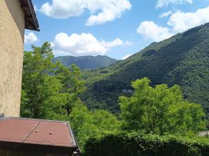 a view of the mountains from a house at La Tavernetta in Ponte della Venturina