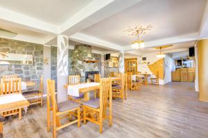 Un restaurant sau alt loc unde se poate mânca la Pensiunea Sofia