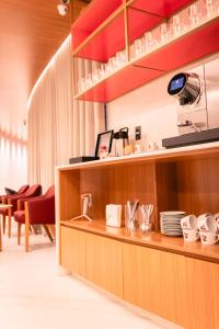 A cozinha ou cozinha compacta de Ruby Hotels
