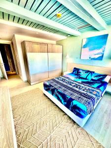 a bedroom with a bed in a room at Fouka bay service appartment FOR Families only in Marsa Matruh +7 photos