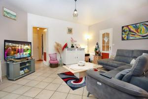 Gallery image of L'écrin sous les chênes - AC - Wifi in Olivet +18 photos