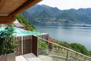 a view of a lake from a house at Le Sirene in Parzanica