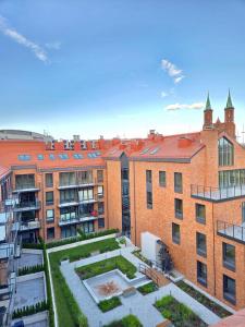 an aerial view of a building with a courtyard at Justinrent Szpitalna 4D-5 in Legnica