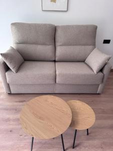 a living room with a couch and a table at Orinoco 20 in Nigrán