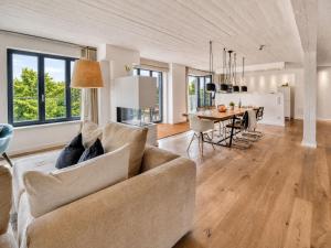 Virtuvė arba virtuvėlė apgyvendinimo įstaigoje Ferienwohnung Penthouse 17 im Haus Düne 7 Prora