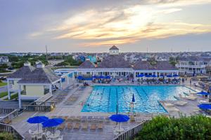 an overhead view of a pool at a resort at W18- Salty Dog in Nags Head