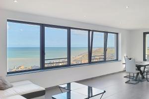a living room with a view of the ocean at AL 4 - Horizon Marin in Ault