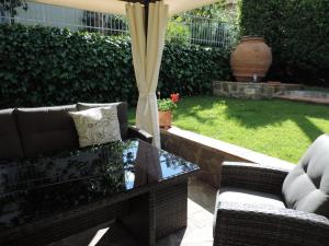 A garden outside Chiantirooms Guesthouse