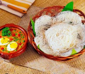 two baskets of food with eggs and vegetables in them at Beverly Hills Vagamon in Vagamon