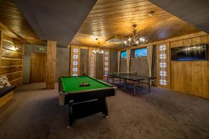 Biliardový stôl v ubytovaní Hotel Górski
