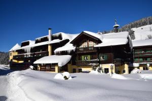Obiekt Hotel Unterhof zimą