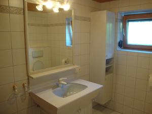 Kúpeľňa v ubytovaní Ferienwohnung Nussbaum + 37 fotografií