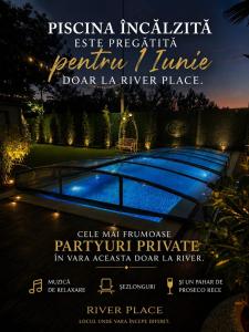 Piscina de la sau aproape de RIVER PLACE