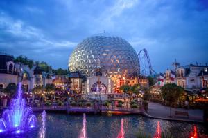 a view of a amusement park at night at Schatzele in Boofzheim
