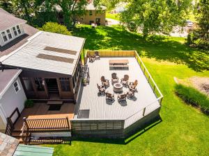an overhead view of a deck with a table and chairs at The Berlin Guesthouse in Millersburg