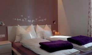 Postel nebo postele na pokoji v ubytování Alpine Appartement