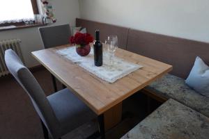 Nápoje v ubytování Apart Landhaus Zangerl
