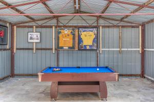 a room with a pool table in a building at Sutton House Southern Highlands in Moss Vale