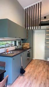 Кухня або міні-кухня у Accommodation in Strömstad