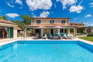 Countryside Villa Romina with private heated pool, Radetići (updated ...