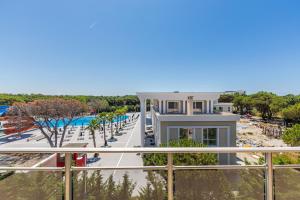 Intea Hotel Durres tesisinde veya buraya yakın yüzme havuzu