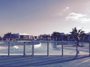 Bazén v ubytování Sun Beach Apartamento nº 26 nebo v jeho okolí