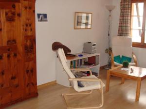 Posezení v ubytování Scenic Holiday Home with Altels View