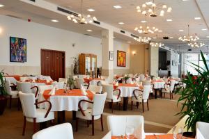 Restaurace v ubytování Hotel Limba CTT